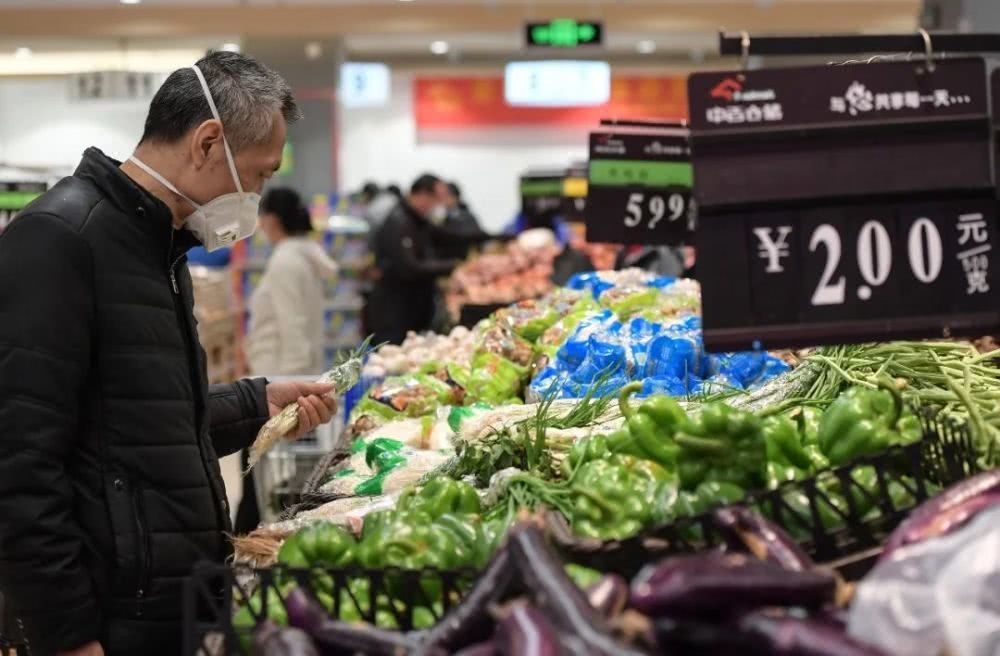 疫情中，一個中產(chǎn)家庭能撐多久？